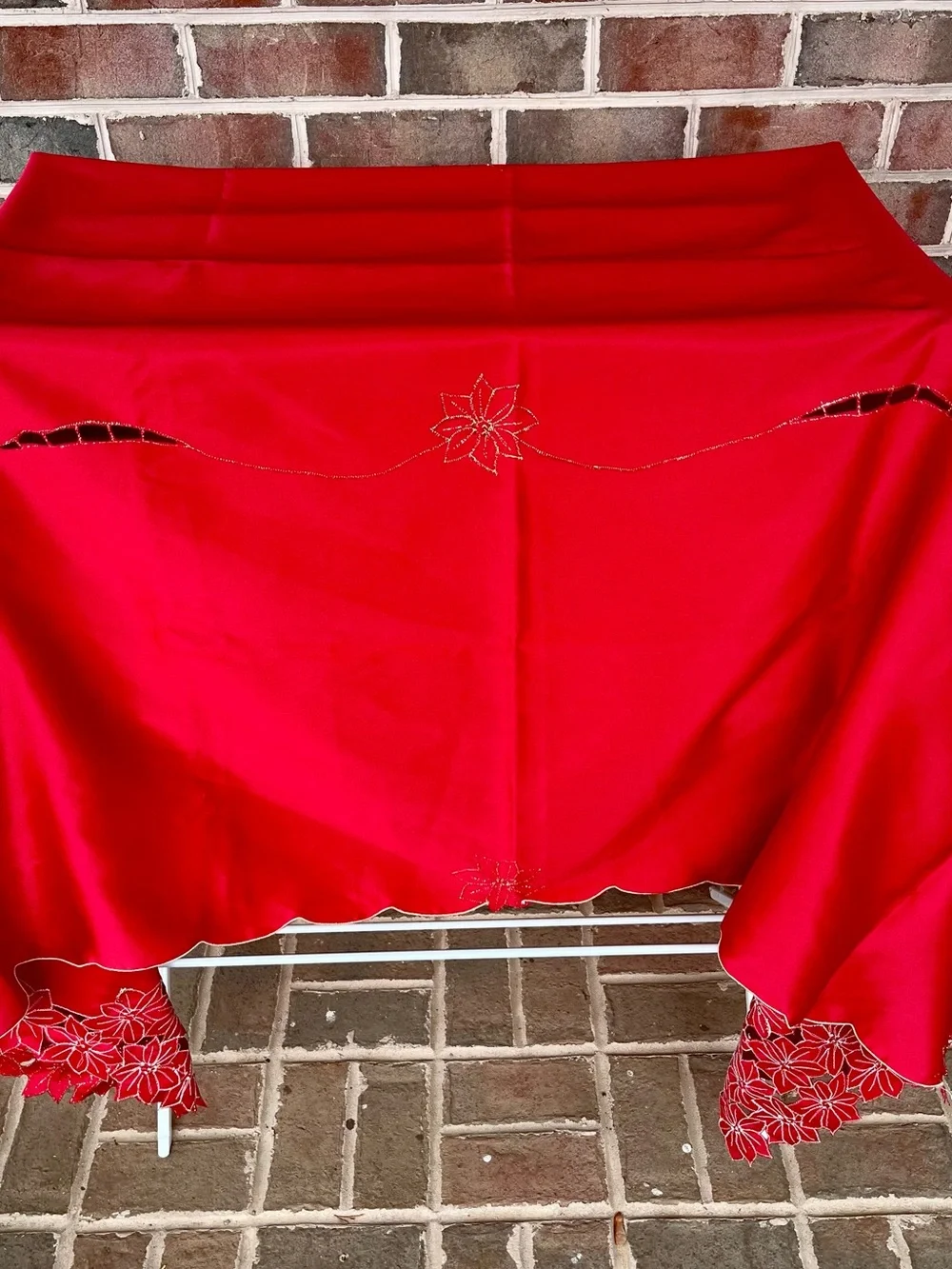 Sam Hedaya Christmas Tablecloth Red Poinsettia Cutwork Gold Embroidered Dining
